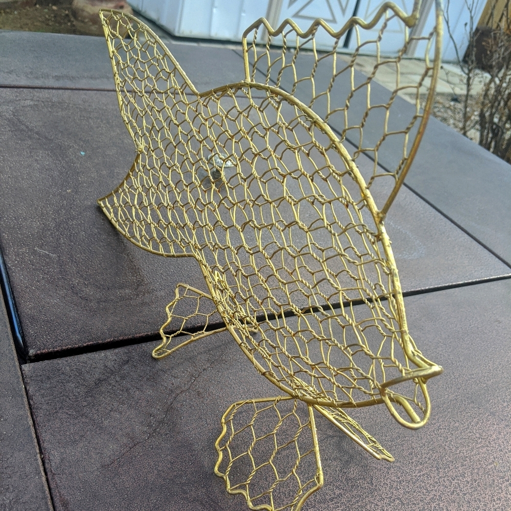 Bath and bodyworks wire gold fish
